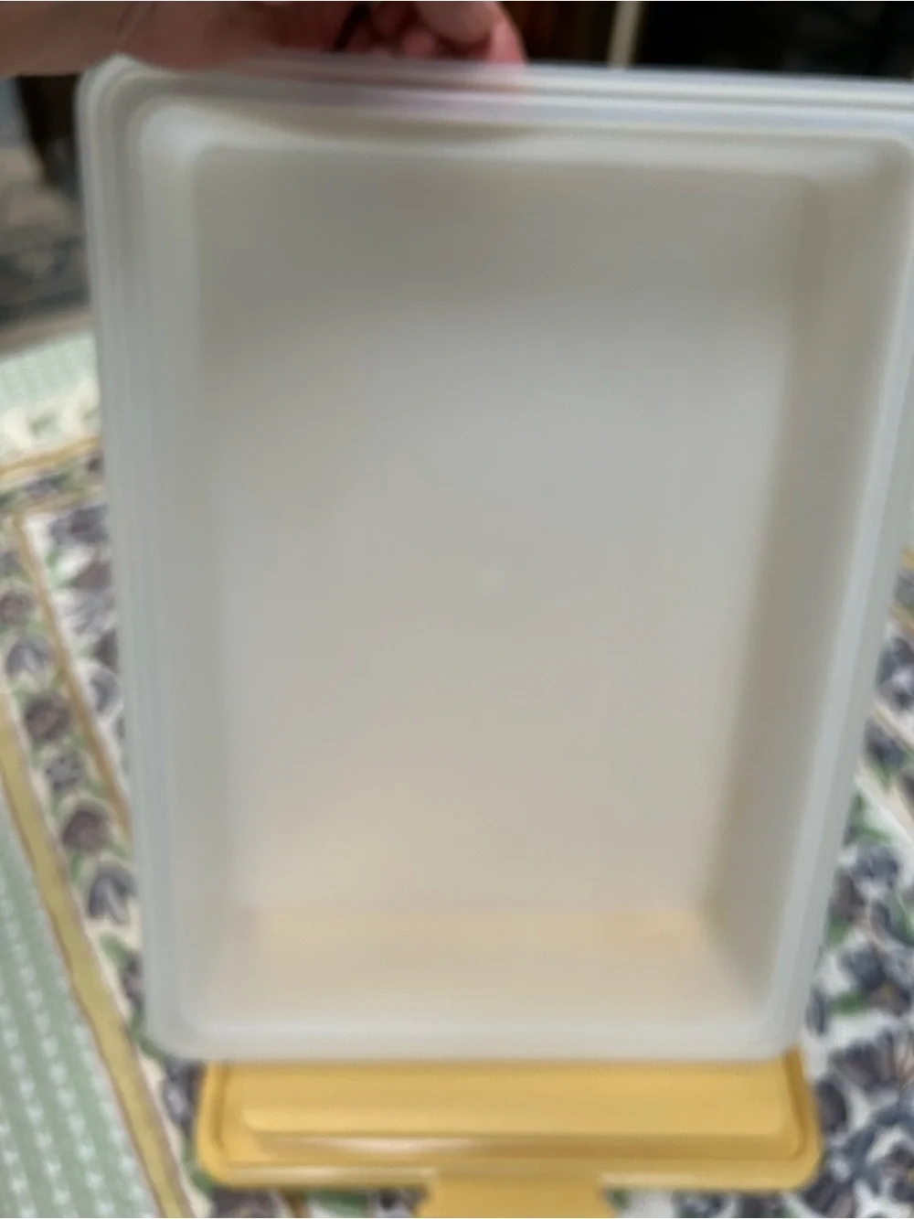 Vntg Tupperware harvest Gold Rectangular Sheet Cake Carrier. Like new. 2 piece